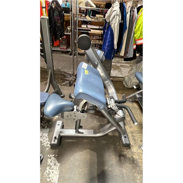 LIFE FITNESS PLATE-LOADED BICEPS CURL MACHINE