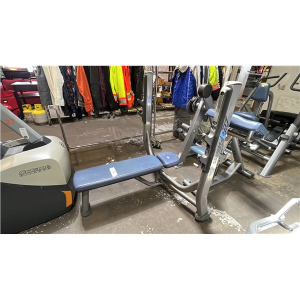 LIFE FITNESS FLAT BENCH