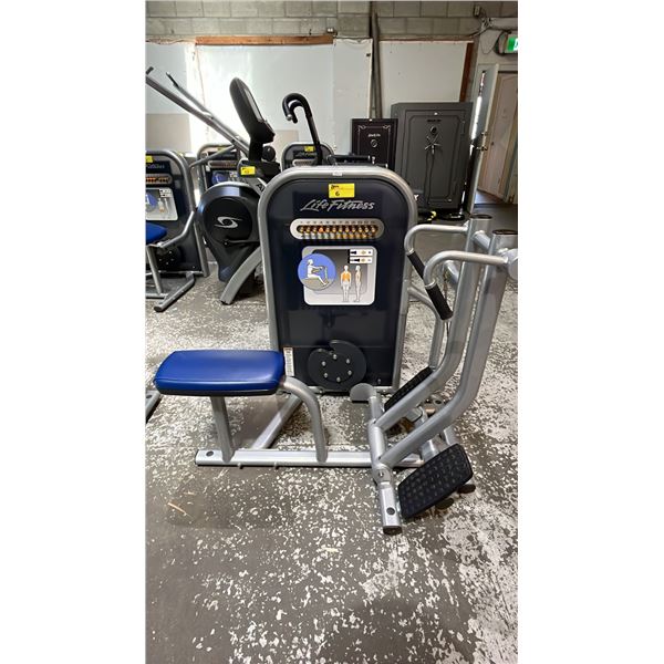 LIFE FITNESS CIRCUIT SERIES SEATED ROW MACHINE