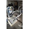 Image 2 : LIFE FITNESS CIRCUIT SERIES SQUAT MACHINE