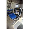 Image 2 : LIFE FITNESS CIRCUIT SERIES SEATED LEG CURL MACHINE