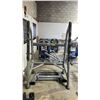 Image 1 : LIFE FITNESS SQUAT RACK
