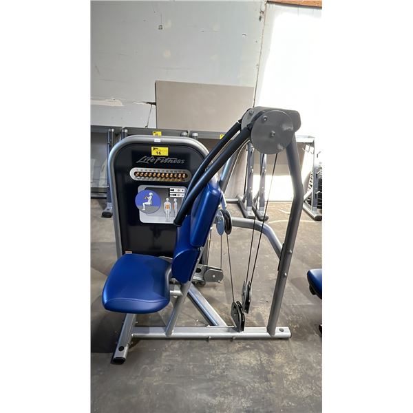LIFE FITNESS CIRCUIT SERIES AB CRUNCH MACHINE