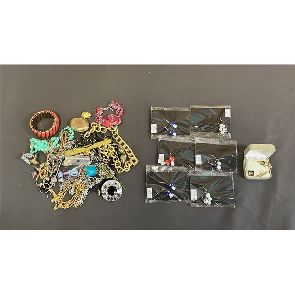 ASSORTED FASHION EARRINGS