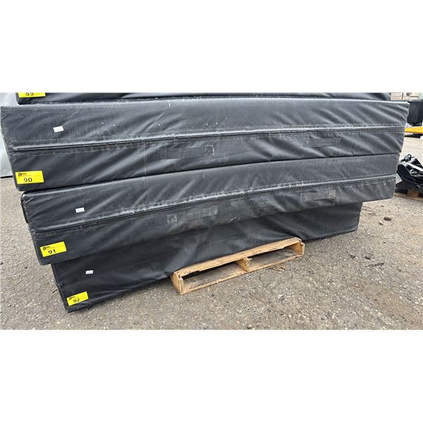 HEAVY DUTY FOAM GYM MAT 99" X 48" X 14"