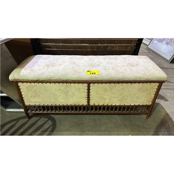 PADDED STORAGE BENCH