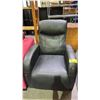 Image 1 : BLACK CONTEMPORARY RECLINER
