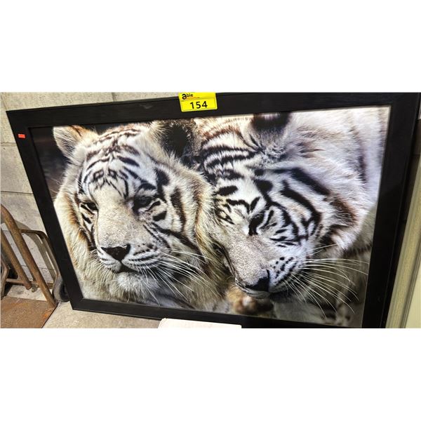 FRAMED TIGER PRINT