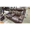Image 3 : 2-SEAT LEATHER POWER RECLINING SOFA WITH CENTER CONSOLE