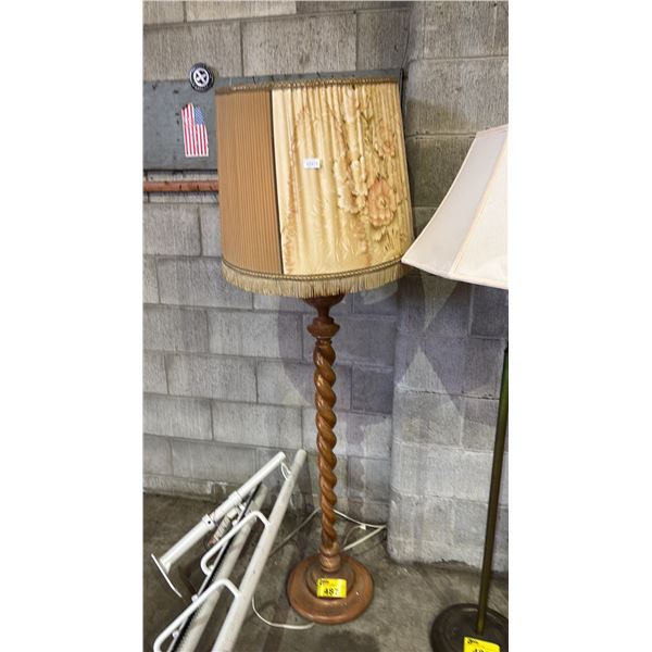 VINTAGE WOOD BARLEY TWIST FLOOR LAMP WITH FABRIC SHADE