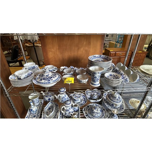 SHELF OF HUTSCHENREUTHER "BLUE ONION" CHINA