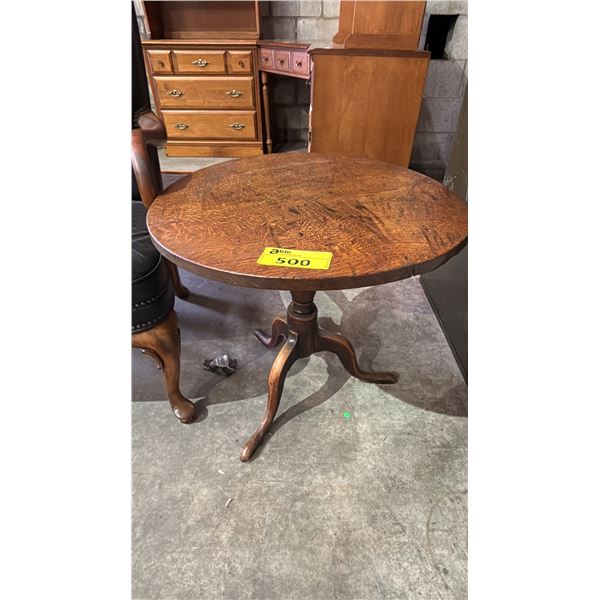 VINTAGE ROUND WOOD SIDE TABLE