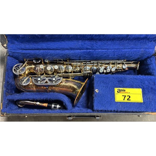 VINTAGE GOLD-LACQUERED ALTO SAXOPHONE WITH NICKEL PLATED KEY MECHANISM & MOTHER-OF-PEARL KEY TOUCHES