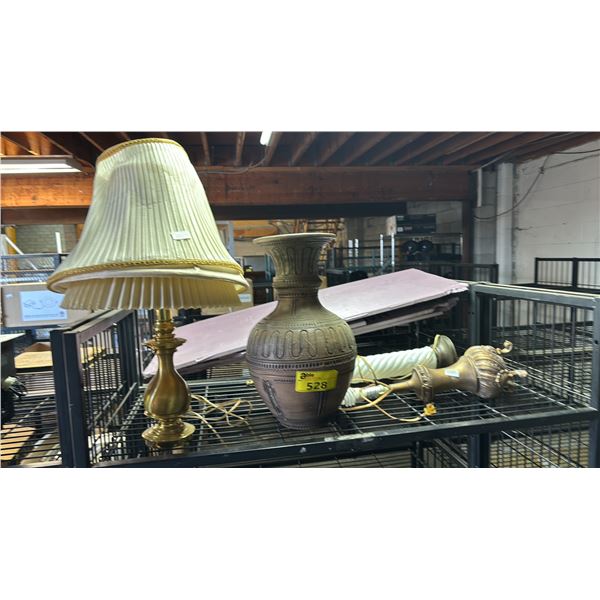 SHELF OF ASSORTED TABLE LAMPS & A VASE - ONLY ONE LAMP HAS A SHADE
