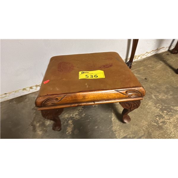 VINTAGE PADDED FOOTSTOOL