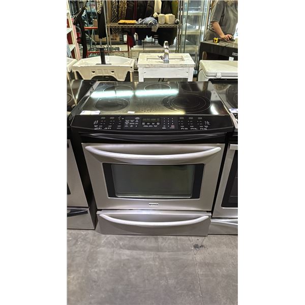 KENMORE 5 BURNER FLAT TOP RANGE WITH BRIDGE ELEMENT & HYBRID CONVECTION OVEN