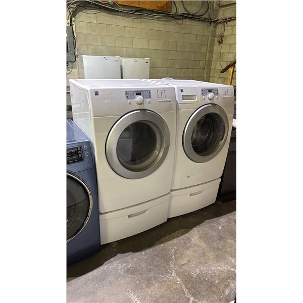KENMORE WASHER & DRYER SET ON PEDESTAL DRAWERS