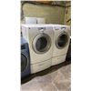 Image 1 : KENMORE WASHER & DRYER SET ON PEDESTAL DRAWERS