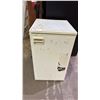 Image 1 : DANBY DIPLOMAT MINI FRIDGE
