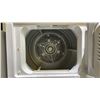 Image 3 : BEAUMARK STACKING WASHER & DRYER
