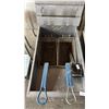 Image 2 : STAINLESS STEEL COMMERCIAL DEEP DRYER WTIH (2) BASKETS & SCRUB BRUSH