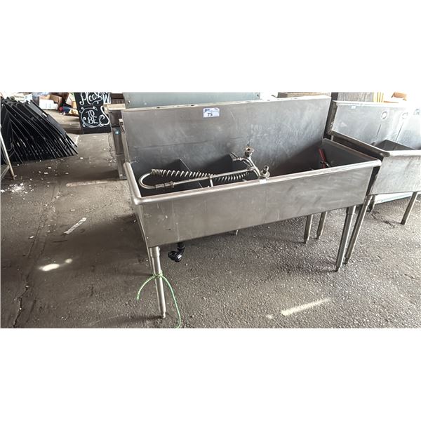STAINLESS STEEL 3-BAY COMMERCIAL SINK WITH PRE-RINSE SPRAY FAUCET