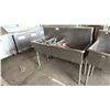 Image 2 : STAINLESS STEEL 3-BAY COMMERCIAL SINK WITH PRE-RINSE SPRAY FAUCET