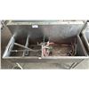 Image 3 : STAINLESS STEEL 3-BAY COMMERCIAL SINK WITH PRE-RINSE SPRAY FAUCET