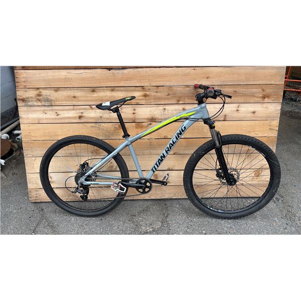 PLAYER 2.0 TITAN RACING 8 SPEED BICYCLE *REAR BRAKE NOT WORKING*