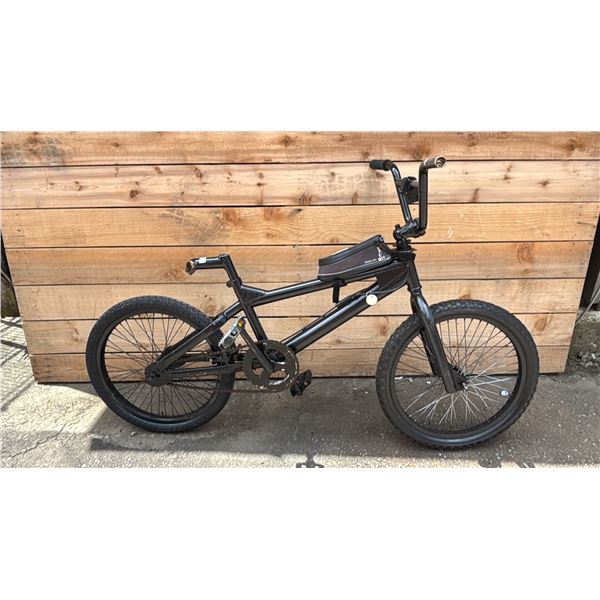 CORE TECHNOLOGY SINGLE SPEED BICYCLE *NO SEAT*