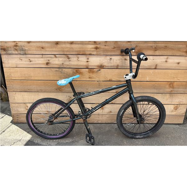 NO NAME SINGLE SPEED BICYCLE *NO BIKE CHAIN/NO BRAKES*