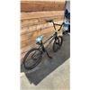 Image 3 : NO NAME SINGLE SPEED BICYCLE *NO BIKE CHAIN/NO BRAKES*
