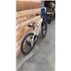 Image 3 : KONA STUFF 24-SPEED BICYCLE