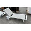 Image 1 : FOLDING OUTDOOR LOUNGE CHAIR