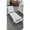 Image 2 : FOLDING OUTDOOR LOUNGE CHAIR
