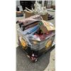 Image 2 : PALLET OF ASSTD. ITEMS: LUGGAGE, STRING LIGHTS, WATER RIFLES & MORE: *WORKING CONDITION UNKNOWN/MAY