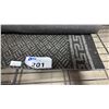 Image 2 : APPROX. 3' WIDE CARPET RUNNER
