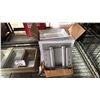 Image 3 : SHELF OF 5-STRAP BREAD PANS, DOUBLE ACTION SPRING HINGES, SMALL RECTANGULAR PLATES & MORE