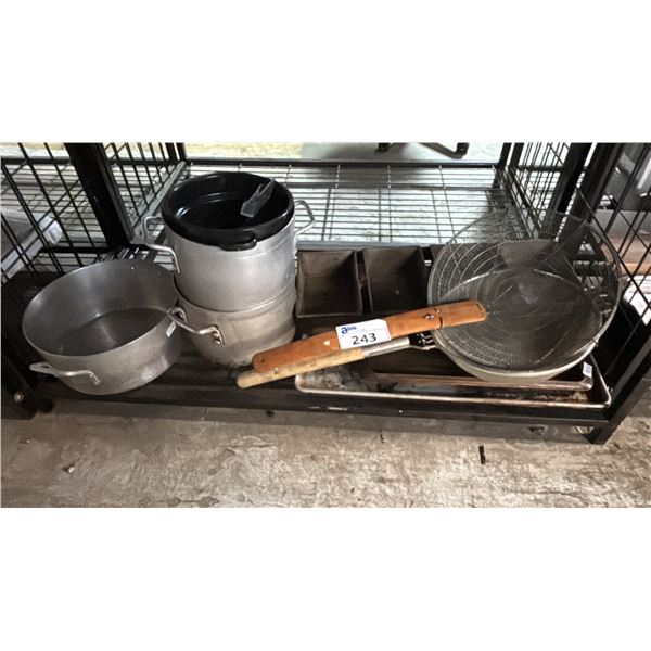 SHELF OF ASSORTED STAINLESS STEEL POTS, SPIDER SKIMMERS, BAKING TRAYS & MORE