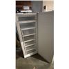 Image 2 : MIDEA 22.5" WIDE UPRIGHT FREEZER