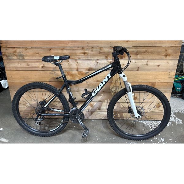 GIANT RINCON DISC 21-SPEED BICYCLE