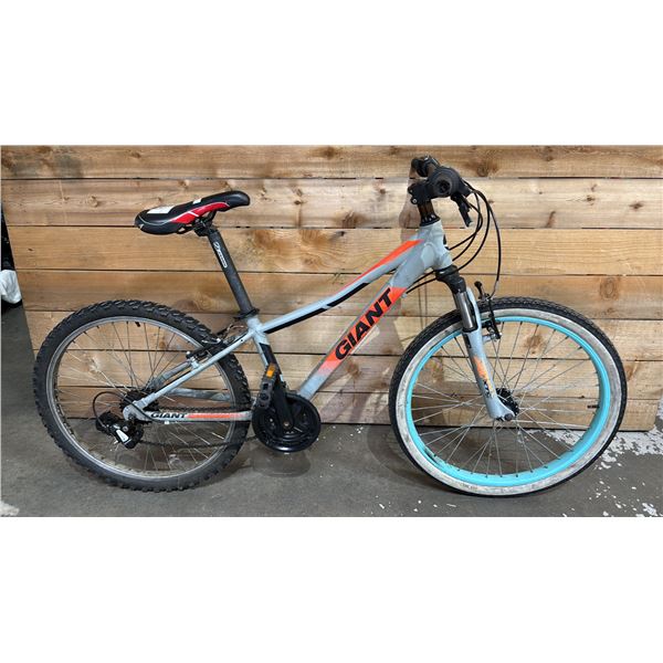 GIANT ALUXX 21-SPEED BICYCLE *BRAKES DON'T WORK*