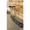 Image 3 : XOOTR FOLDING SCOOTER