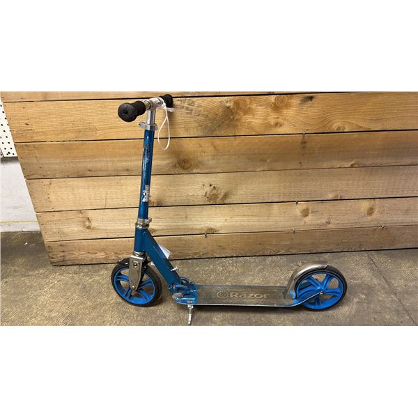 RAZOR FOLDING SCOOTER