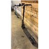 Image 3 : NAVEEE V50I PRO FOLDING ELECTRIC SCOOTER *NO CHARGING CABLE/TURNS ON*