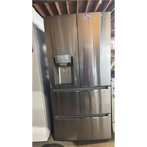 LG 33" WIDE STAINLESS STEEL FRENCH DOOR FRIDGE WITH 2 BOTTOM FREEZER DRAWERS