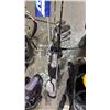 Image 3 : SUNDAY GOLF BAG WITH ASSORTED RH GOLF CLUBS