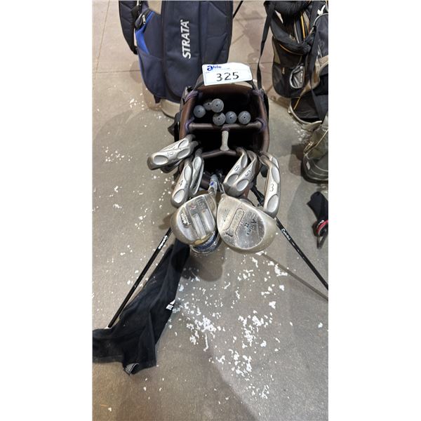 TAYLOR MADE GOLF BAG WITH ASSORTED GOLF CLUBS