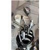 Image 2 : CALLAWAY GOLF BAG WITH ASSORTED RH GOLF CLUBS