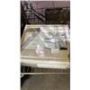 Image 2 : EVERHOME EMORY HOTEL BORDER DUVET COVER SET AND ORGANICS BIOLOGIQUE BED SHEET